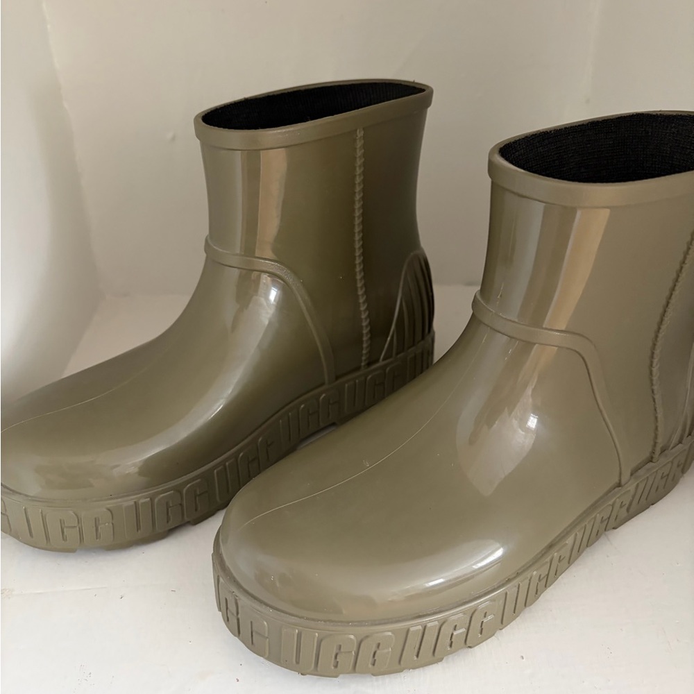 UGG Drizlita Genuine Shearling Lined Rain Boot in Burnt Olive